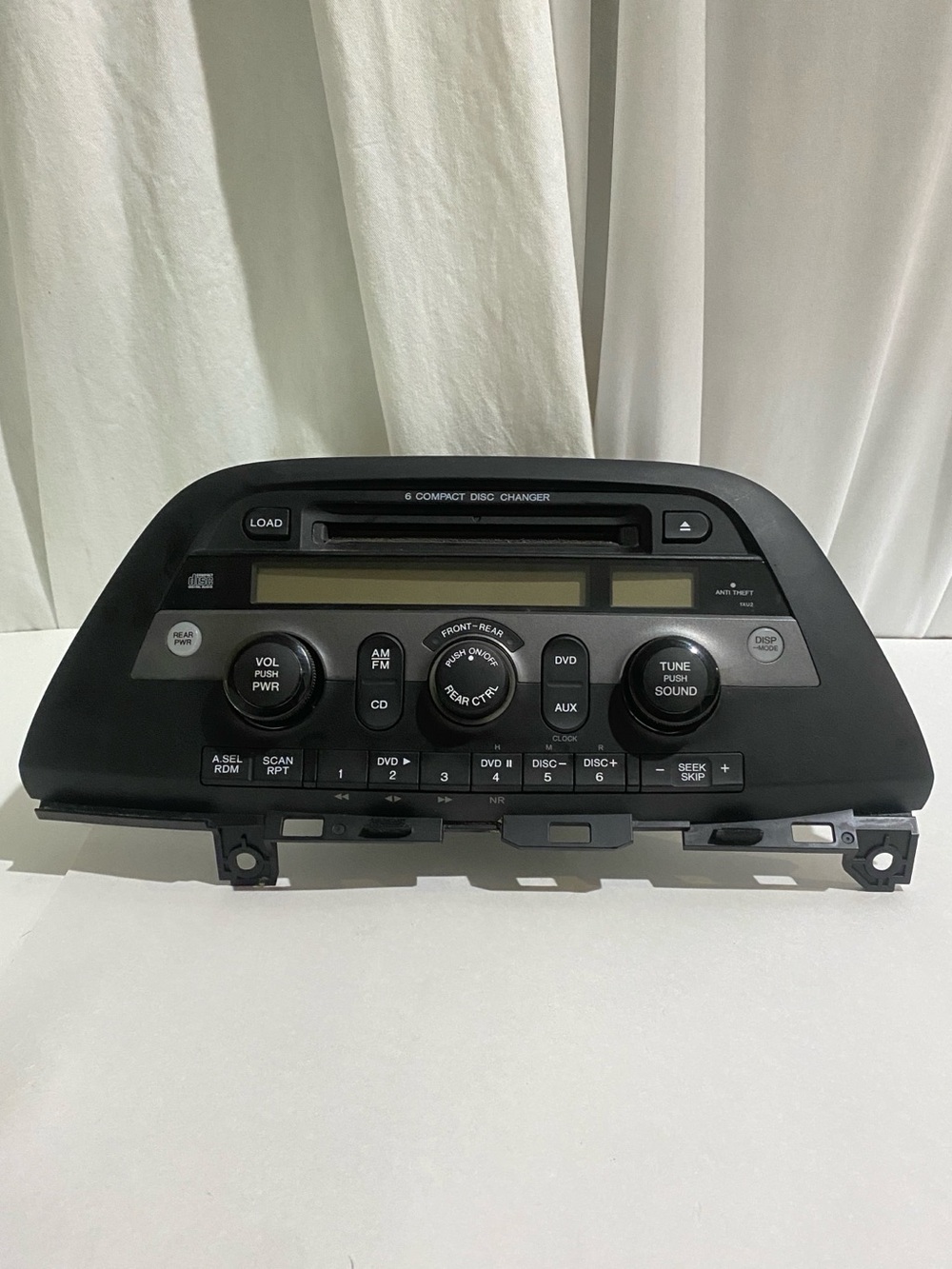 OEM Honda Odyssey Radio Stereo 6 Disc CD Player Mp3 CQ-EH8466Z 39100-SHJ-C300